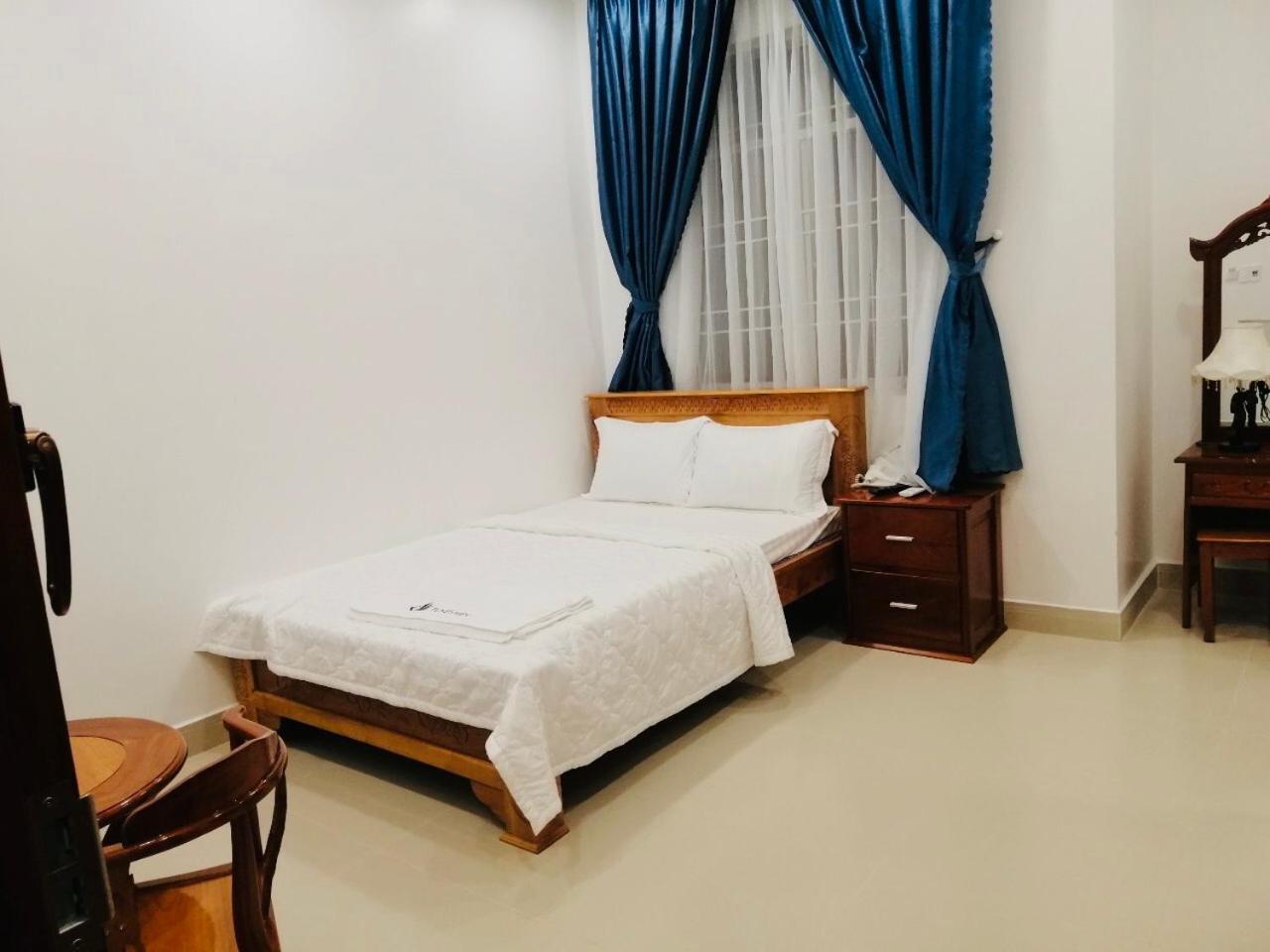 Hotel Khach San Tuyet Hien Phú Quý Zewnętrze zdjęcie