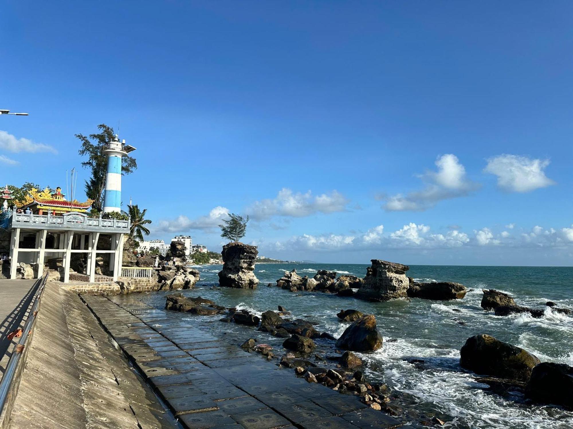 Hotel Khach San Tuyet Hien Phú Quý Zewnętrze zdjęcie