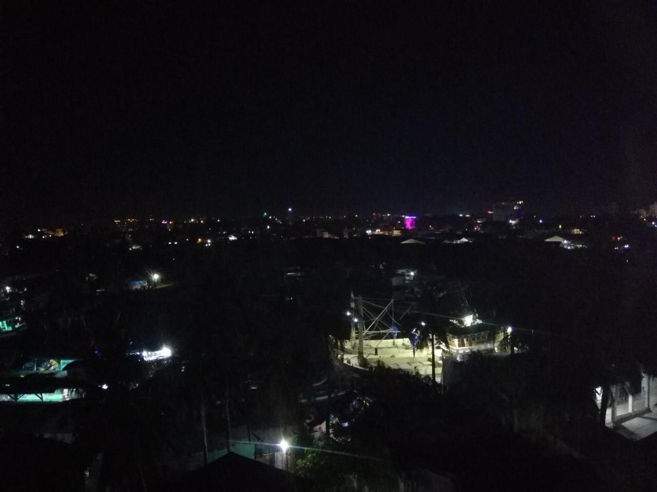 Hotel Khach San Tuyet Hien Phú Quý Zewnętrze zdjęcie