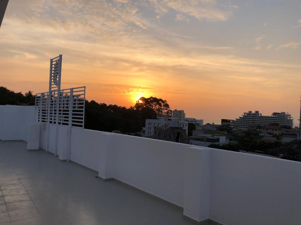 Hotel Khach San Tuyet Hien Phú Quý Zewnętrze zdjęcie
