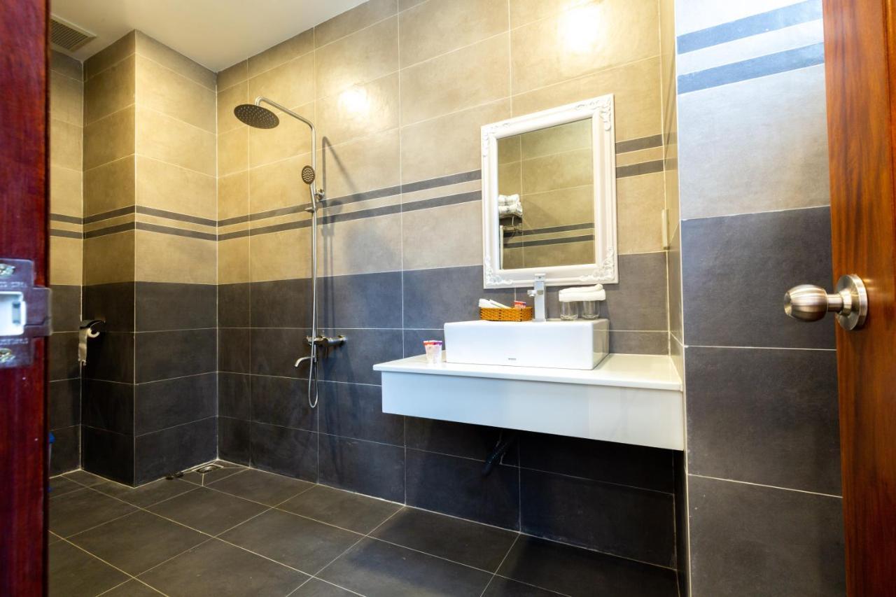Hotel Khach San Tuyet Hien Phú Quý Zewnętrze zdjęcie
