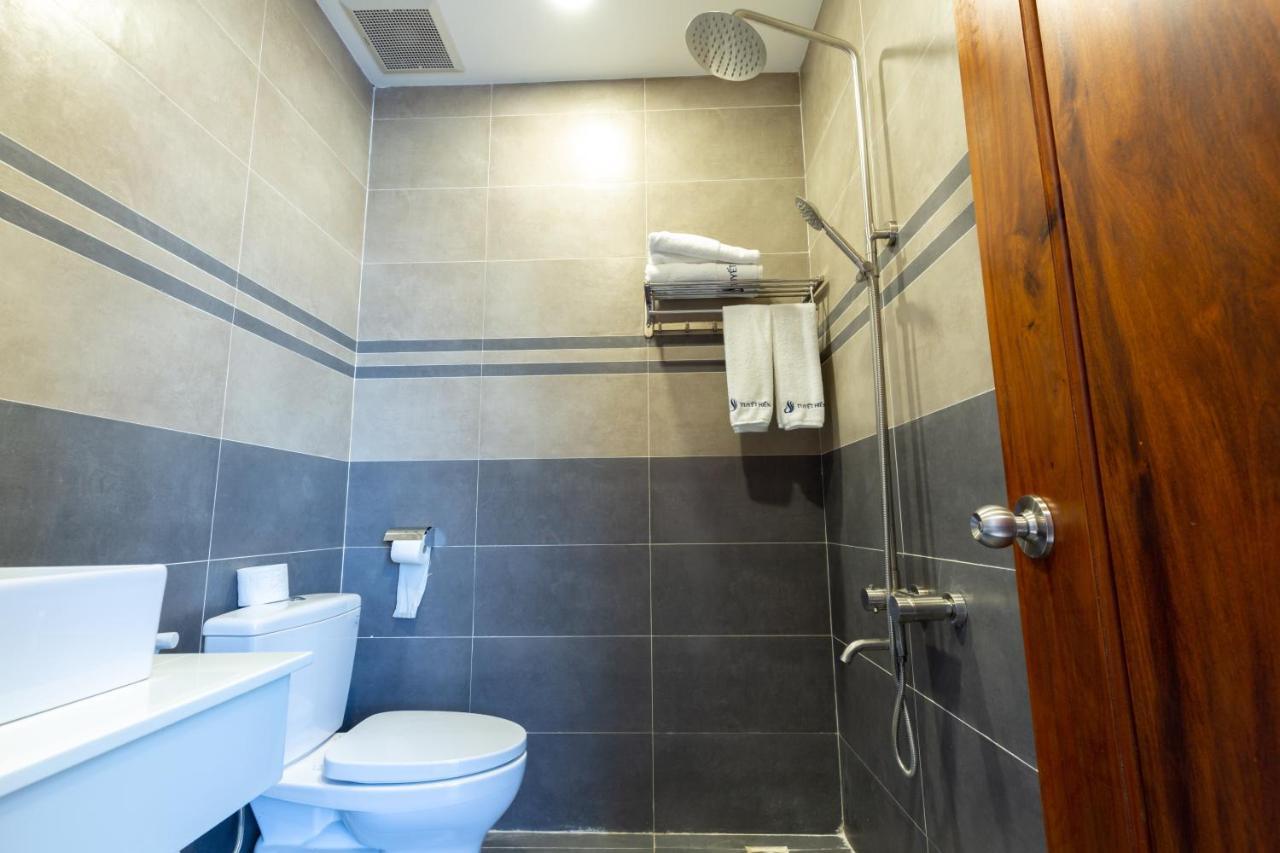 Hotel Khach San Tuyet Hien Phú Quý Zewnętrze zdjęcie