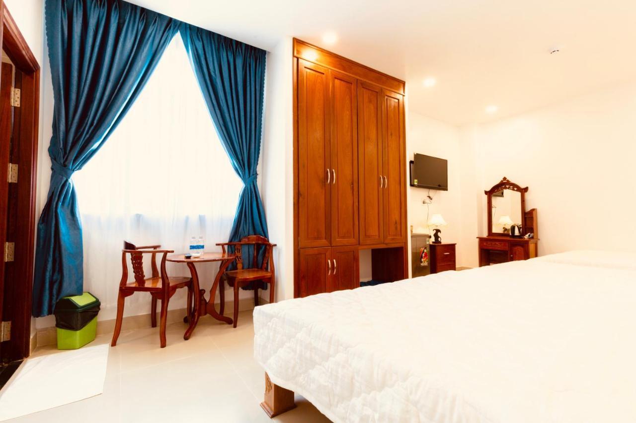 Hotel Khach San Tuyet Hien Phú Quý Zewnętrze zdjęcie