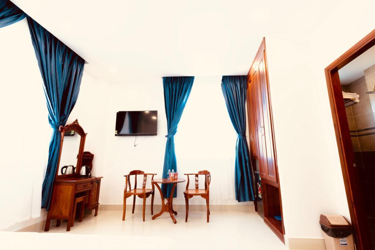 Hotel Khach San Tuyet Hien Phú Quý Zewnętrze zdjęcie
