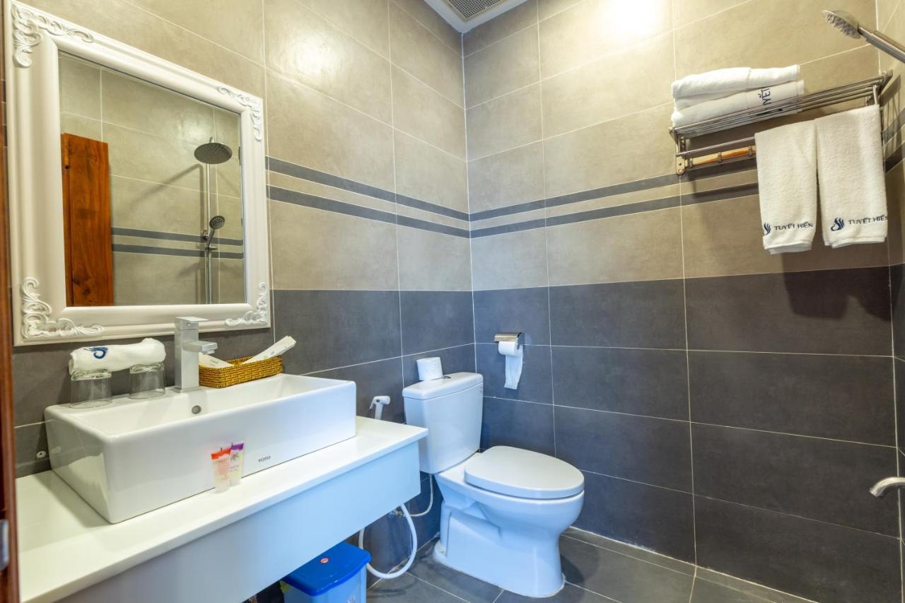 Hotel Khach San Tuyet Hien Phú Quý Zewnętrze zdjęcie